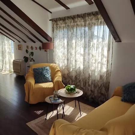 Attic Iris Apartment *