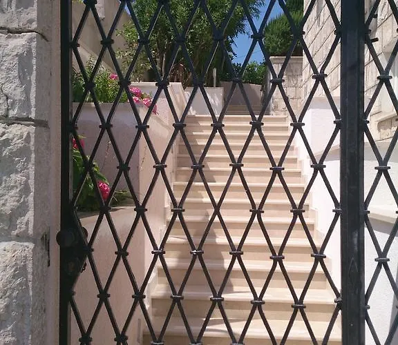 Attic Iris アパート ドゥブロブニク