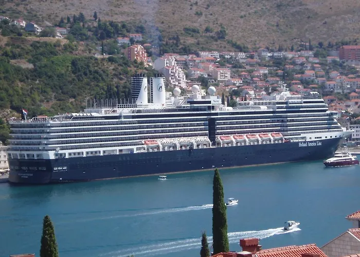 アパート Attic Iris *